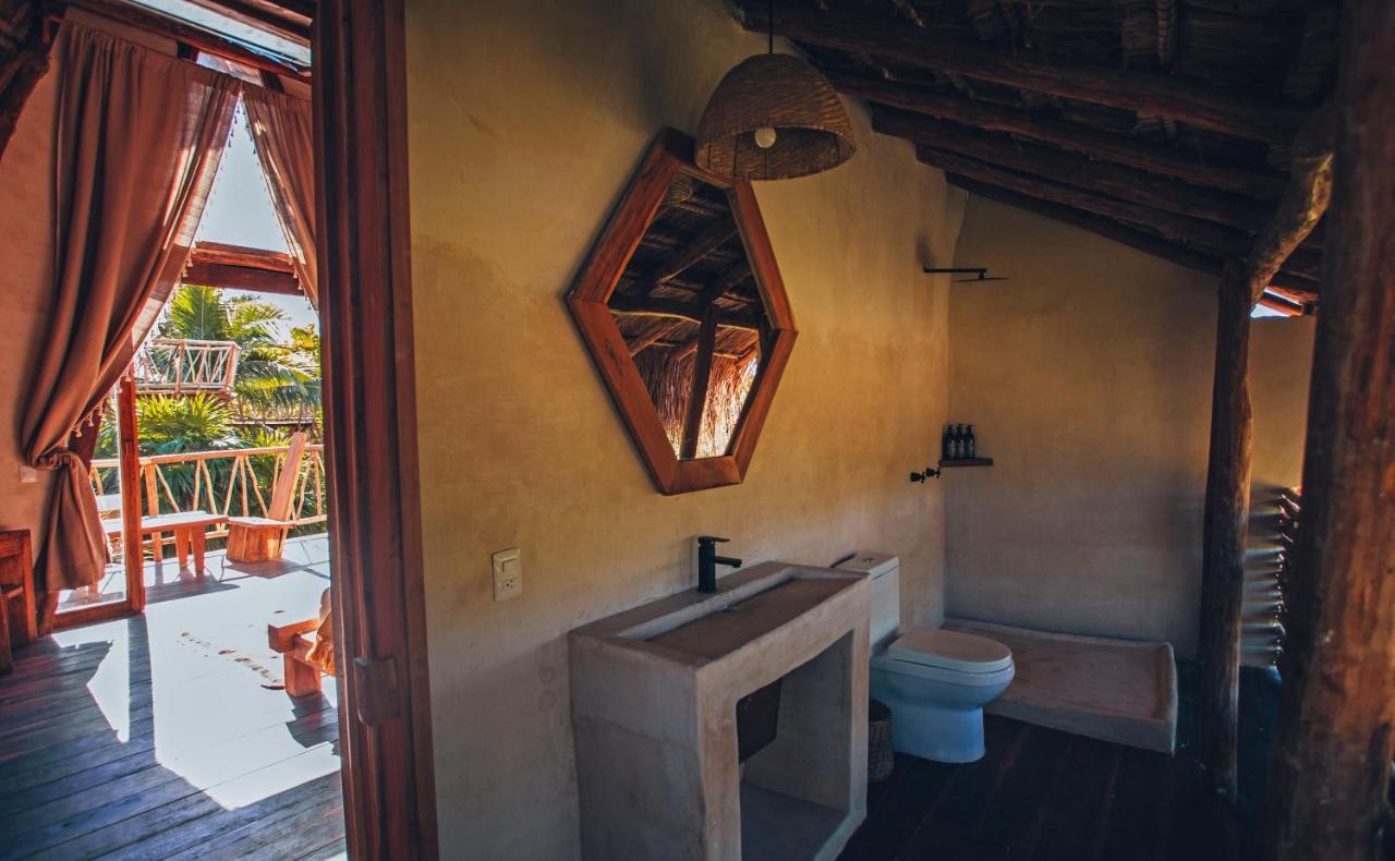 Ikal Tulum Hotel Exterior foto Bathroom at the Treehouse